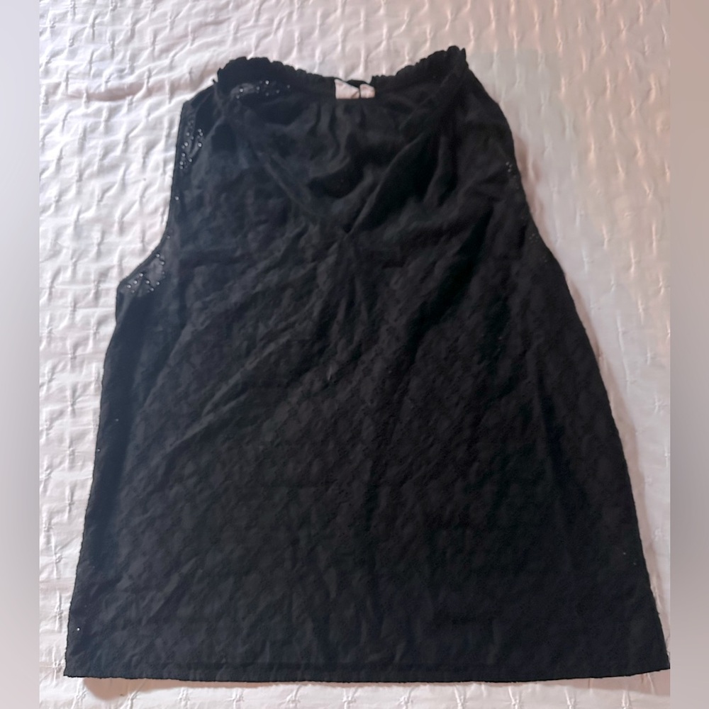 Gap - women’s Med Eyelet Tank top